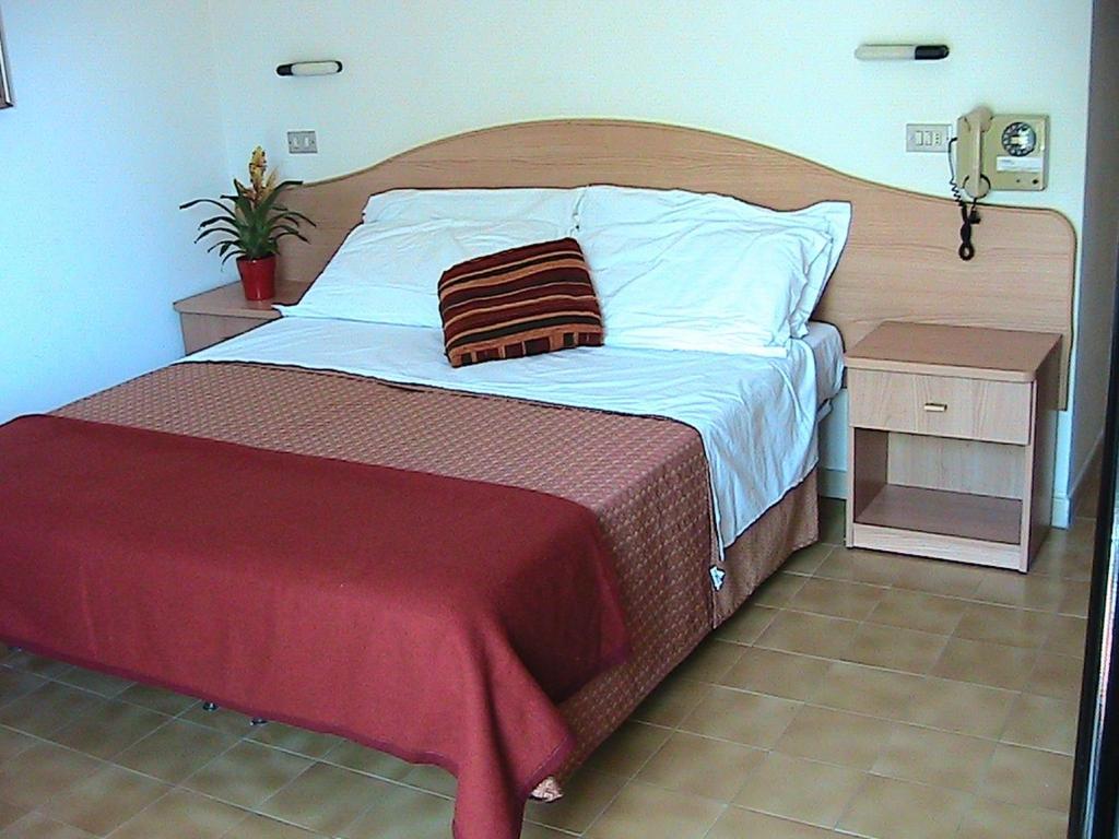 Hotel Universo Rimini Szoba fotó