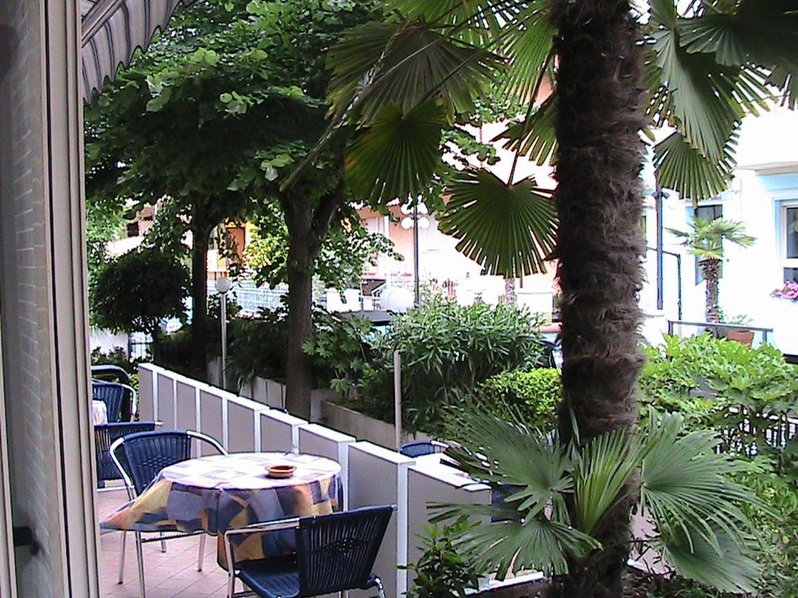 Hotel Universo Rimini Kültér fotó