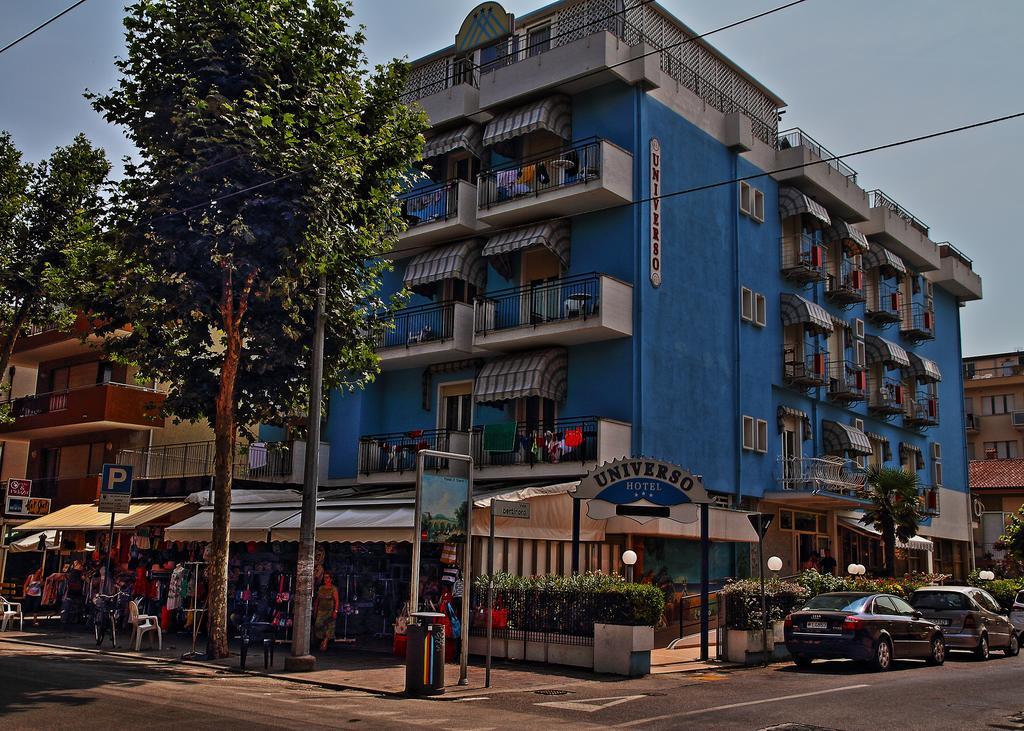 Hotel Universo Rimini Kültér fotó
